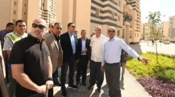 وزير الإسكان يوجه برفع كفاءة بوابات ومَيادين مدن شرق القاهرة خلال تفقده الميداني